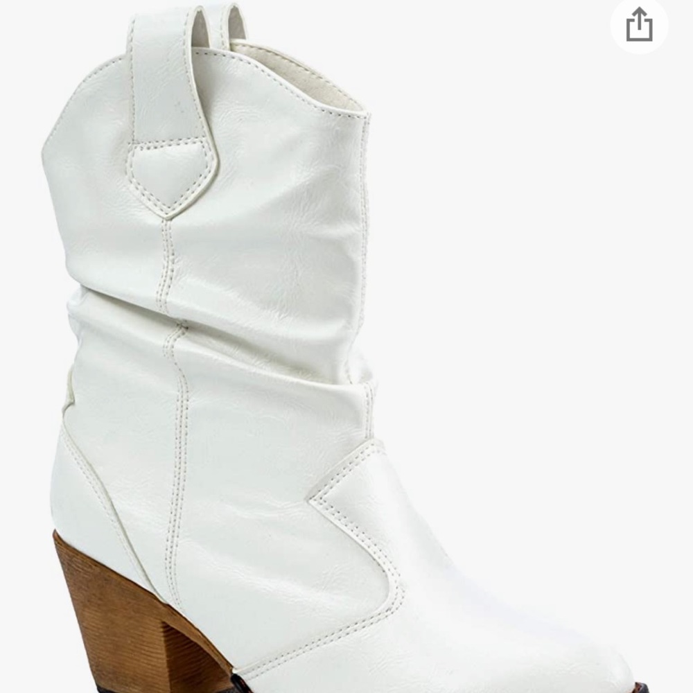 White cowgirl boots size 8